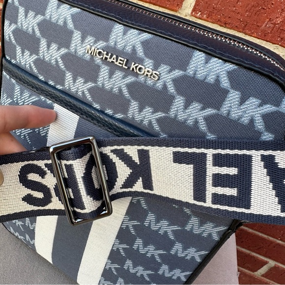 Michael Kors Men's Unisex Cooper Flight Bag Crossbody Travel Bag - Picture 4 of 13